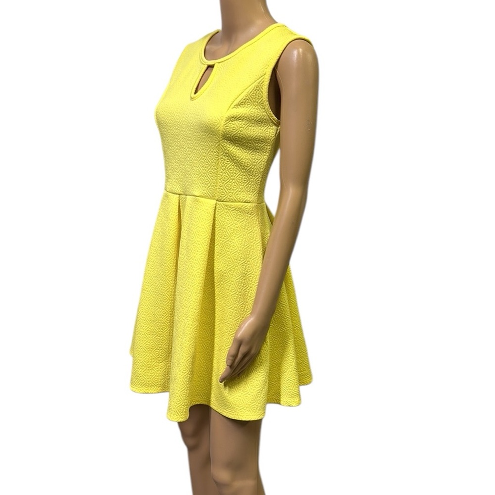Romeo & Juliet Couture Lemon Yellow Fit and Flare Skater Mini Dress Womens Small